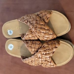 Jessica Carlyle Braided Sandals Size 9